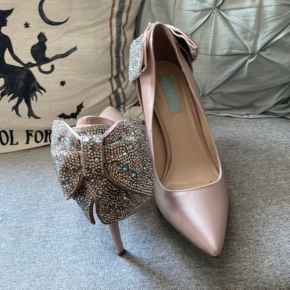 Blue by Betsy Johnson nude heels